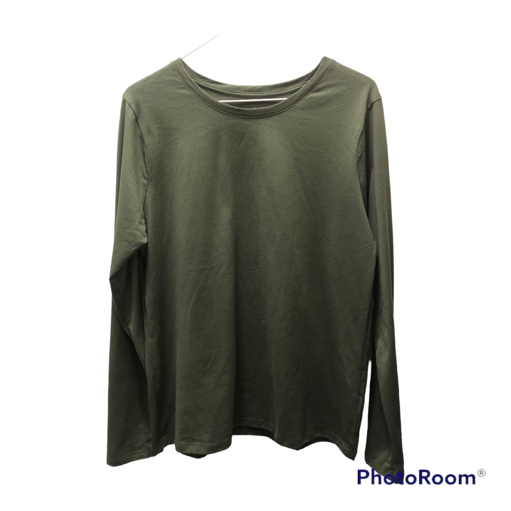 ⚜️NWOT TIME and TRU OLIVE GREEN CREWNECK TEE